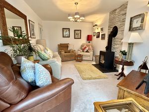 Lounge- click for photo gallery